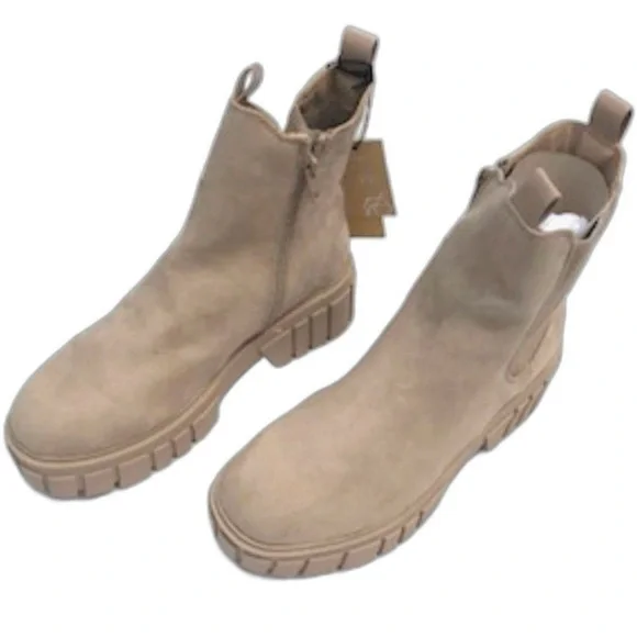 Madden NYC Women's Chunky Lug Chelsea Boots Size 9 - Picture 9 of 13